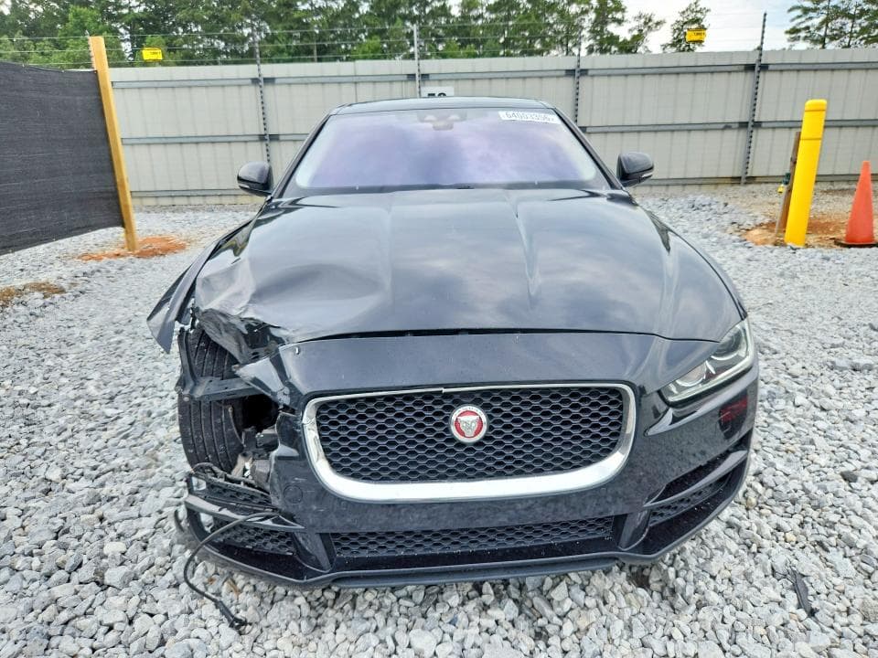 2017 JAGUAR XE PREMIUM 5
