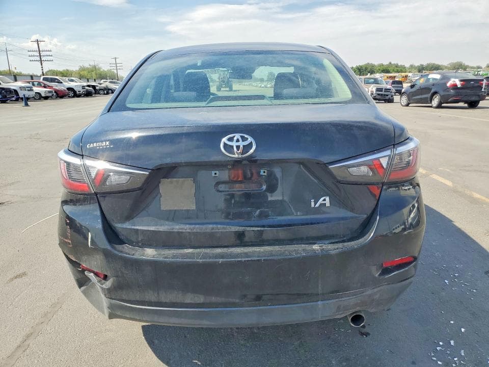 2017 TOYOTA YARIS IA BASE 6