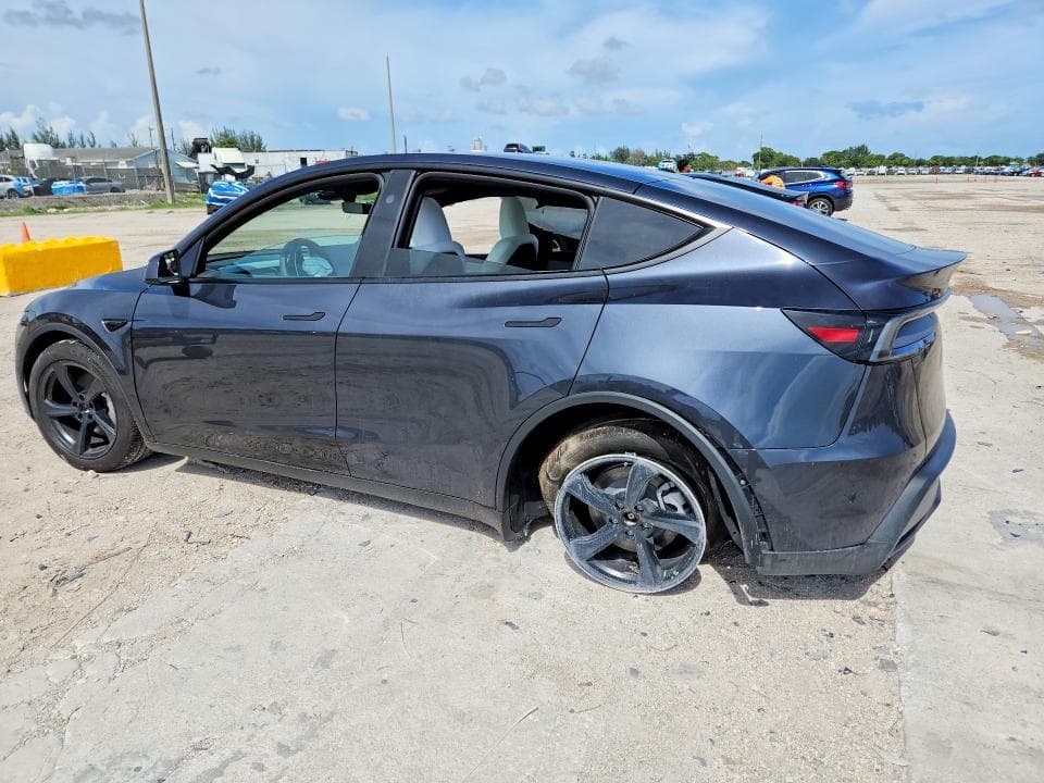 2026 TESLA MODEL Y 2