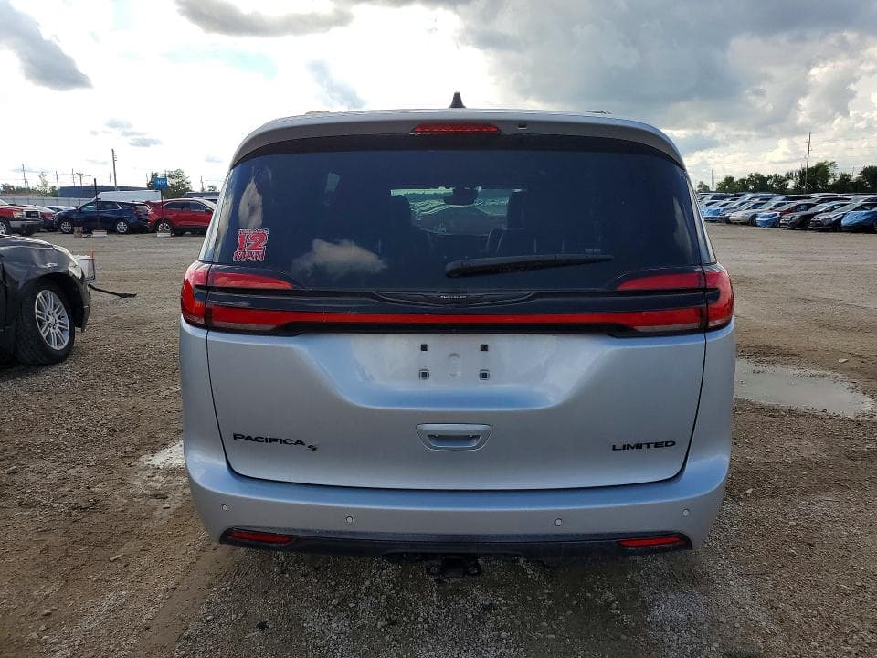2023 CHRYSLER PACIFICA LIMITED 6