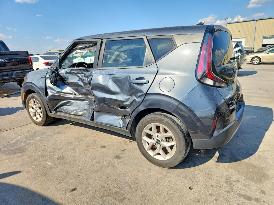2023 KIA SOUL LX 2