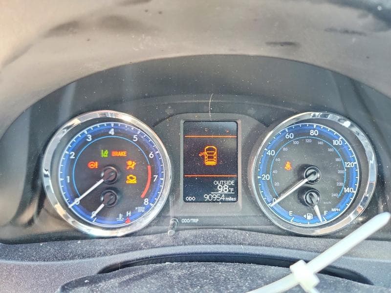 2017 TOYOTA COROLLA LE 9