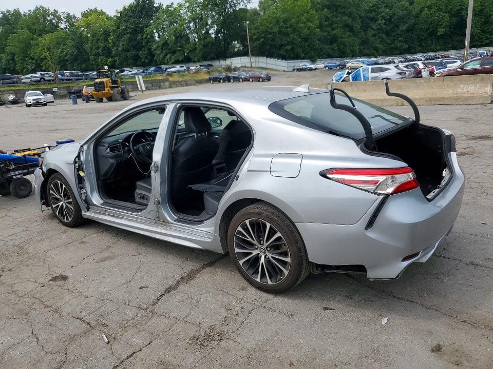 2020 TOYOTA CAMRY SE 2