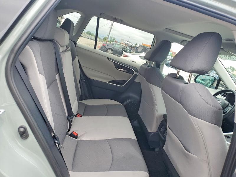 2019 TOYOTA RAV4 XLE 11