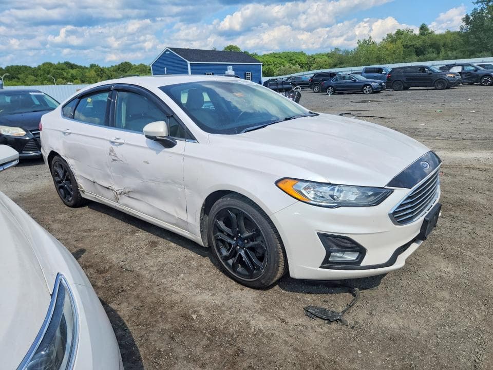 2019 FORD FUSION SE 4