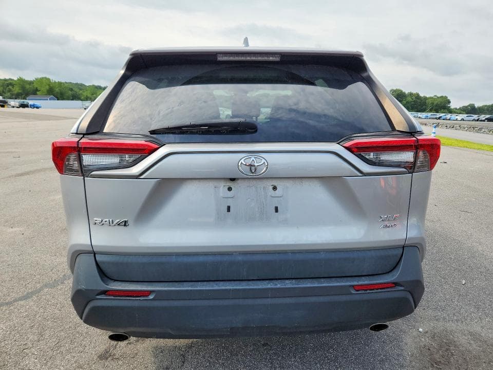 2021 TOYOTA RAV4 XLE 6