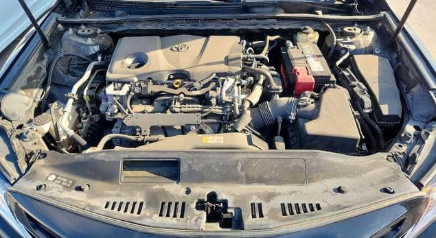 2018 TOYOTA CAMRY SE 11