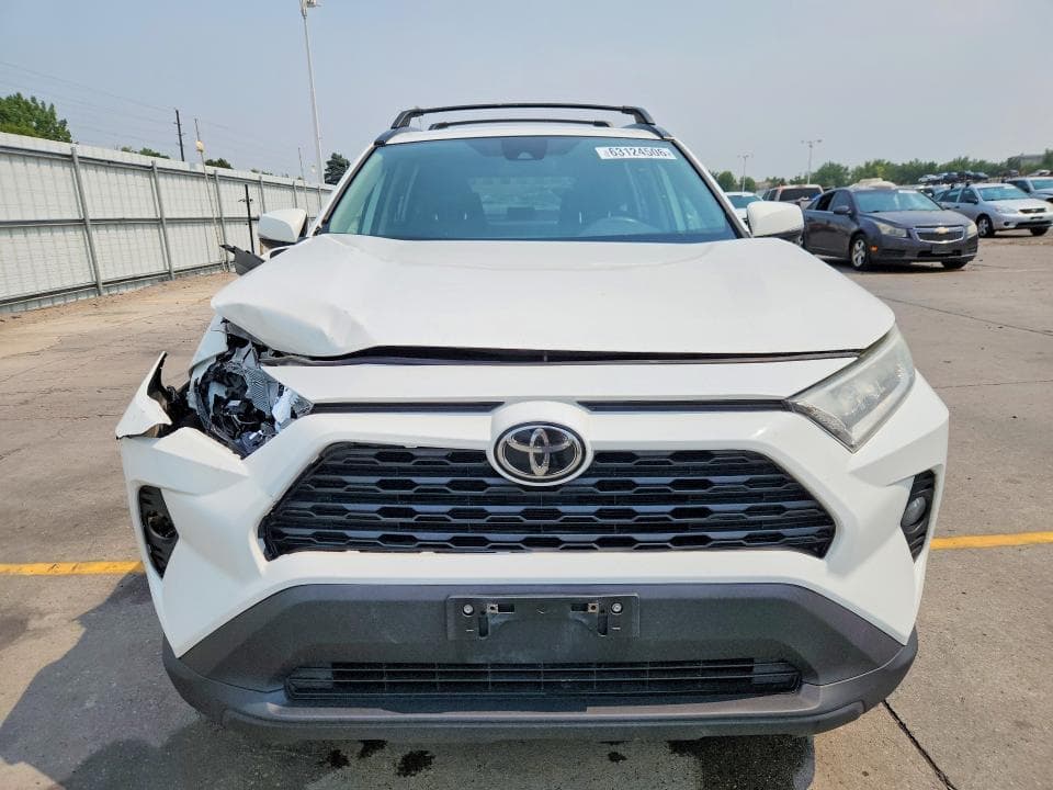 2019 TOYOTA RAV4 XLE 5