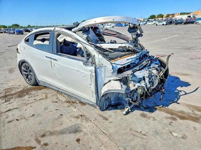 2023 TESLA MODEL X 4