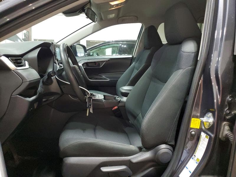 2021 TOYOTA RAV4 LE 7