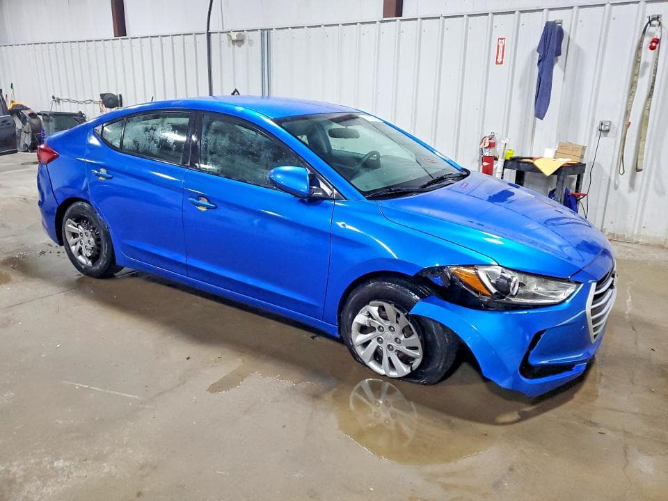 2018 HYUNDAI ELANTRA SE 4