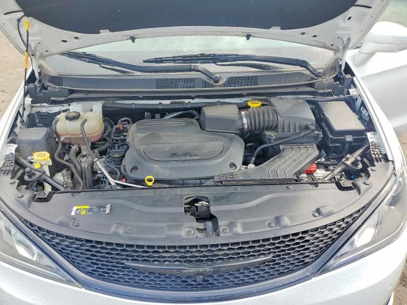 2020 CHRYSLER PACIFICA TOURING L 12