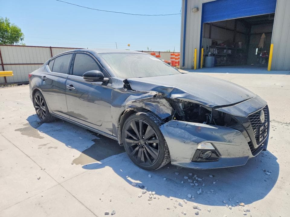 2022 NISSAN ALTIMA SR 4