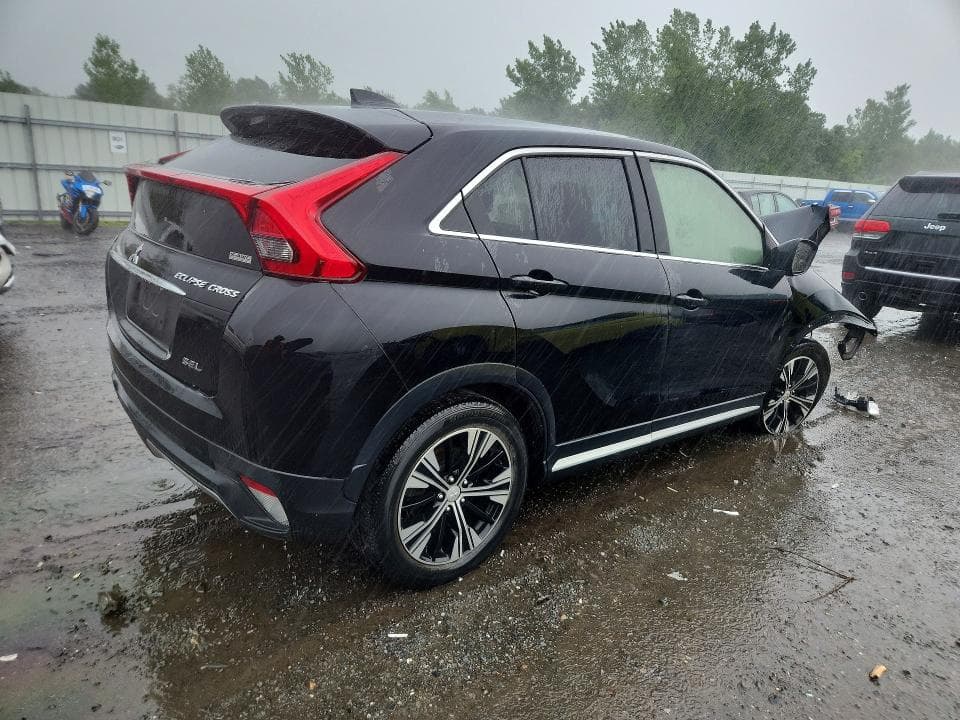 2018 MITSUBISHI ECLIPSE CROSS SE 3