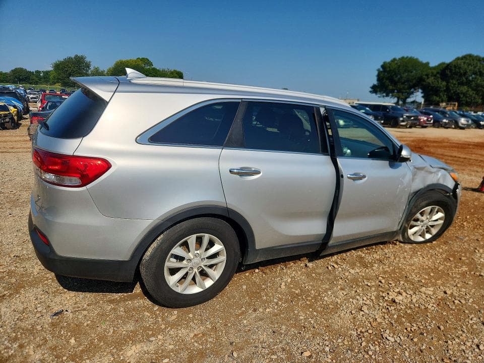 2017 KIA SORENTO LX 3