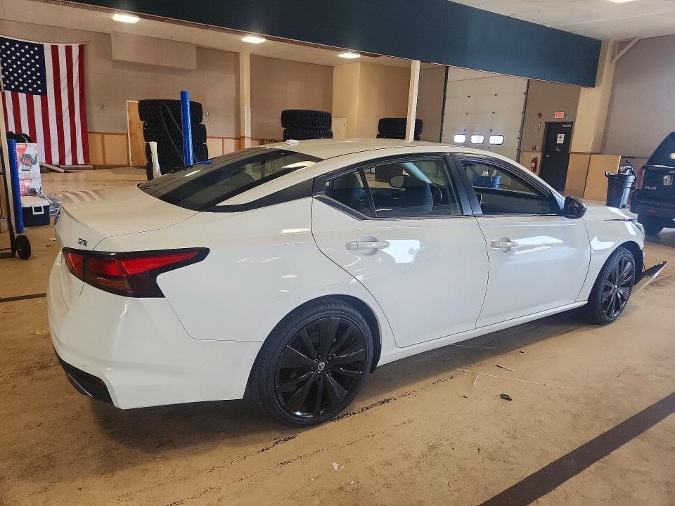 2022 NISSAN ALTIMA SR 3