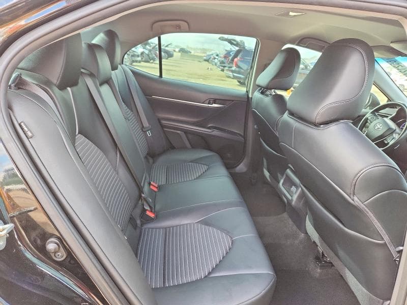2020 TOYOTA CAMRY SE 10