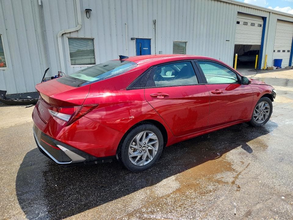 2024 HYUNDAI ELANTRA SEL 3