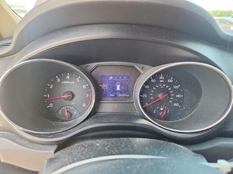 2017 KIA SEDONA LX 9