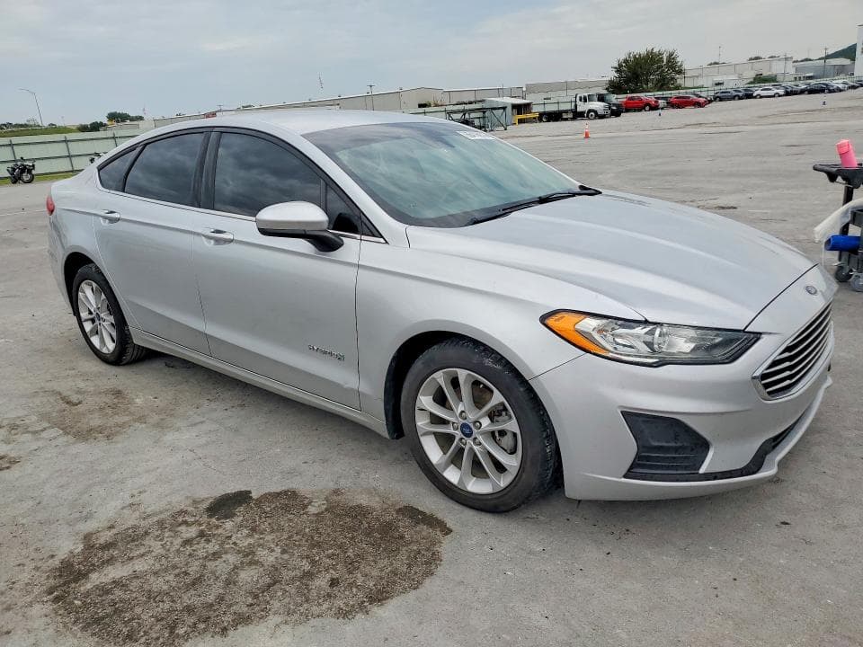 2019 FORD FUSION SE 4