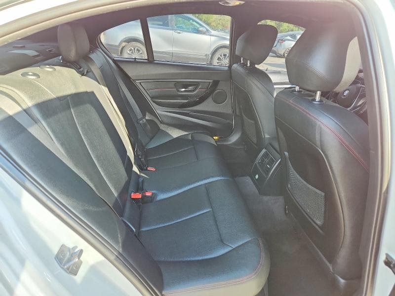 2017 BMW 330 XI 10