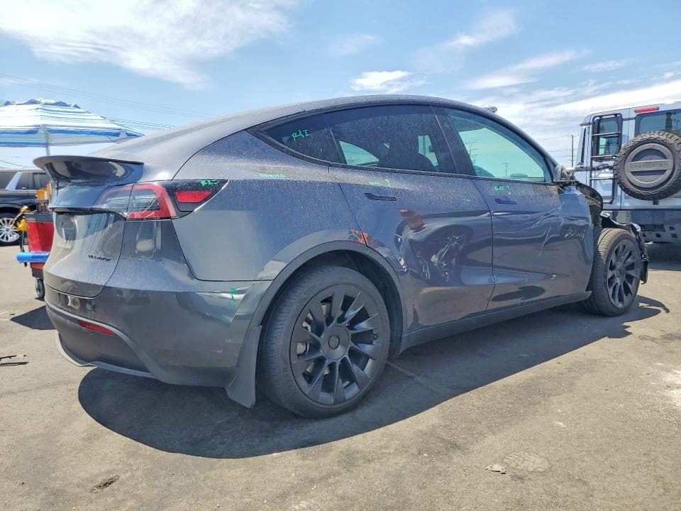 2023 TESLA MODEL Y 3