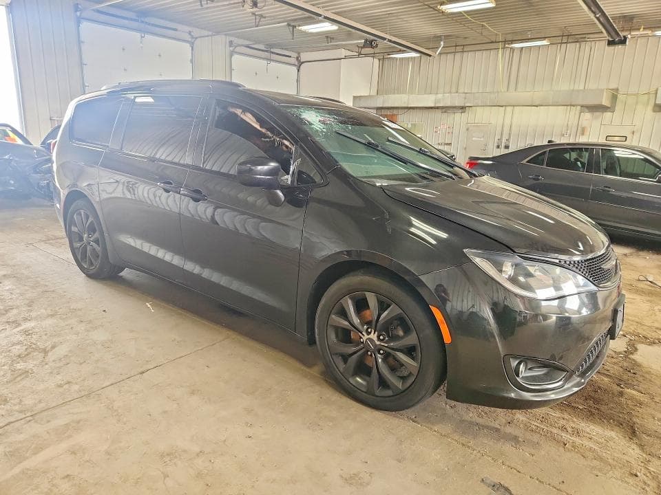 2018 CHRYSLER PACIFICA TOURING L PLUS 4