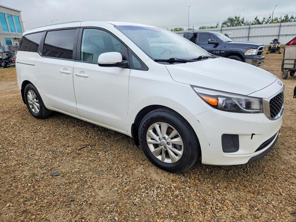 2017 KIA SEDONA LX 4