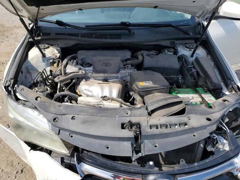 2017 TOYOTA CAMRY SE 11