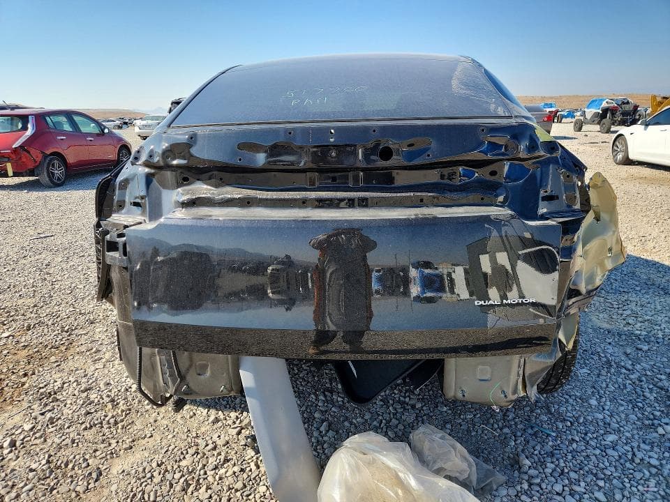 2026 TESLA MODEL Y 6