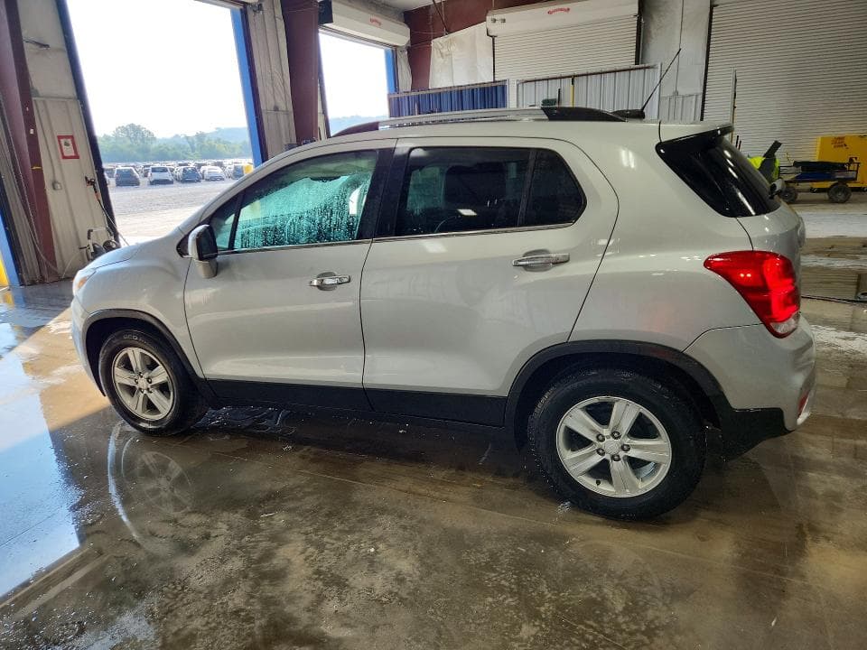 2020 CHEVROLET TRAX 1LT 2