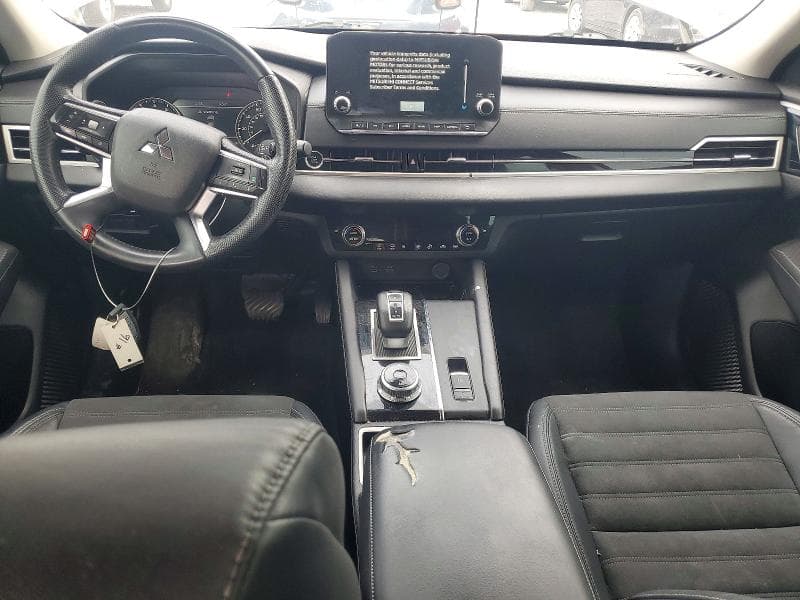 2023 MITSUBISHI OUTLANDER SE 8