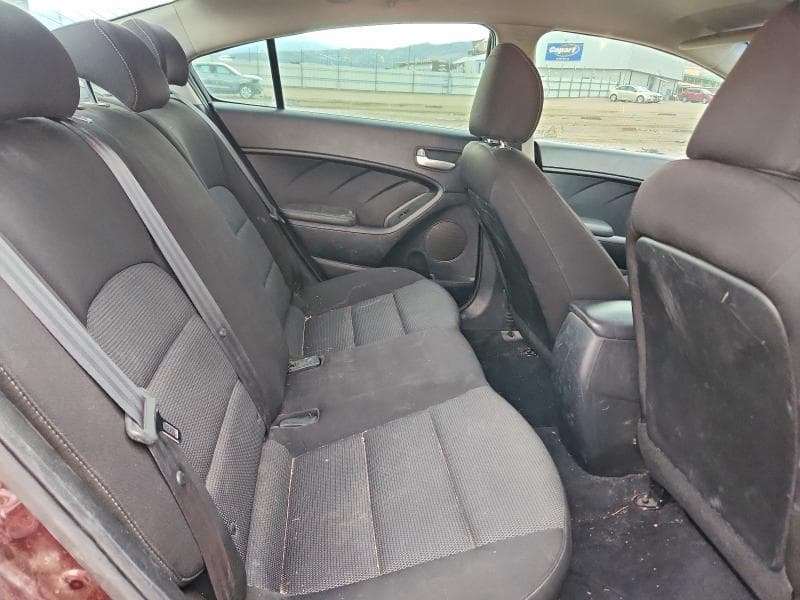 2017 KIA FORTE LX 10