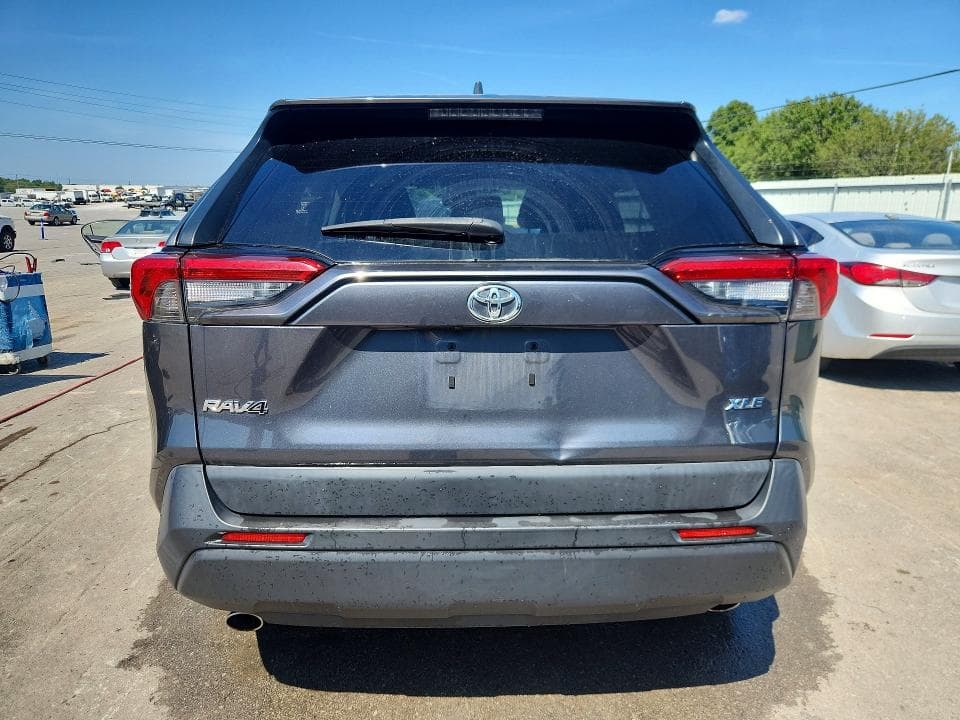 2019 TOYOTA RAV4 XLE 6