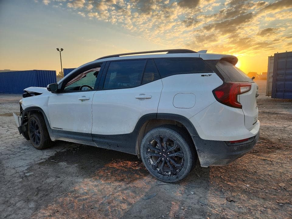 2022 GMC TERRAIN SLT 2