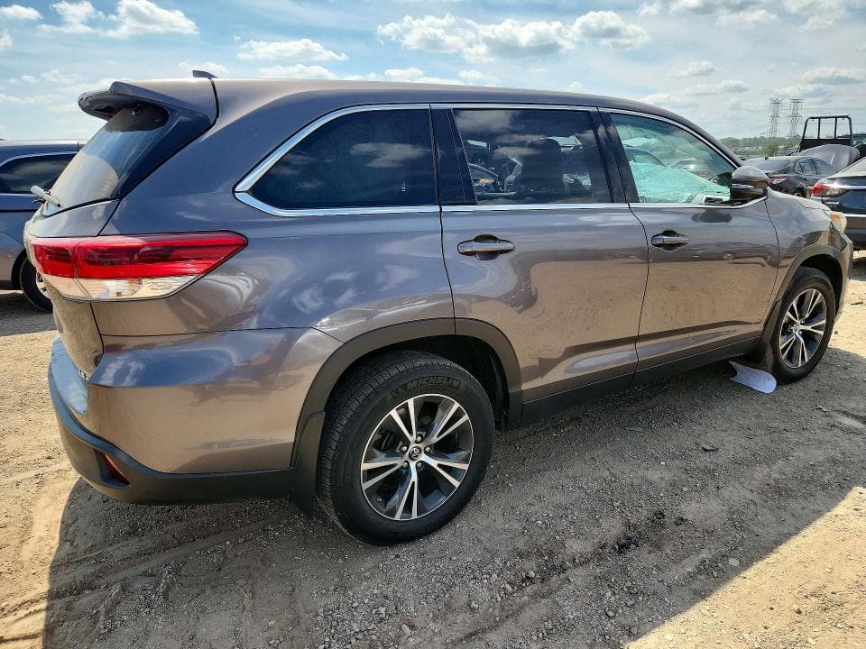 2019 TOYOTA HIGHLANDER LE PLUS 3