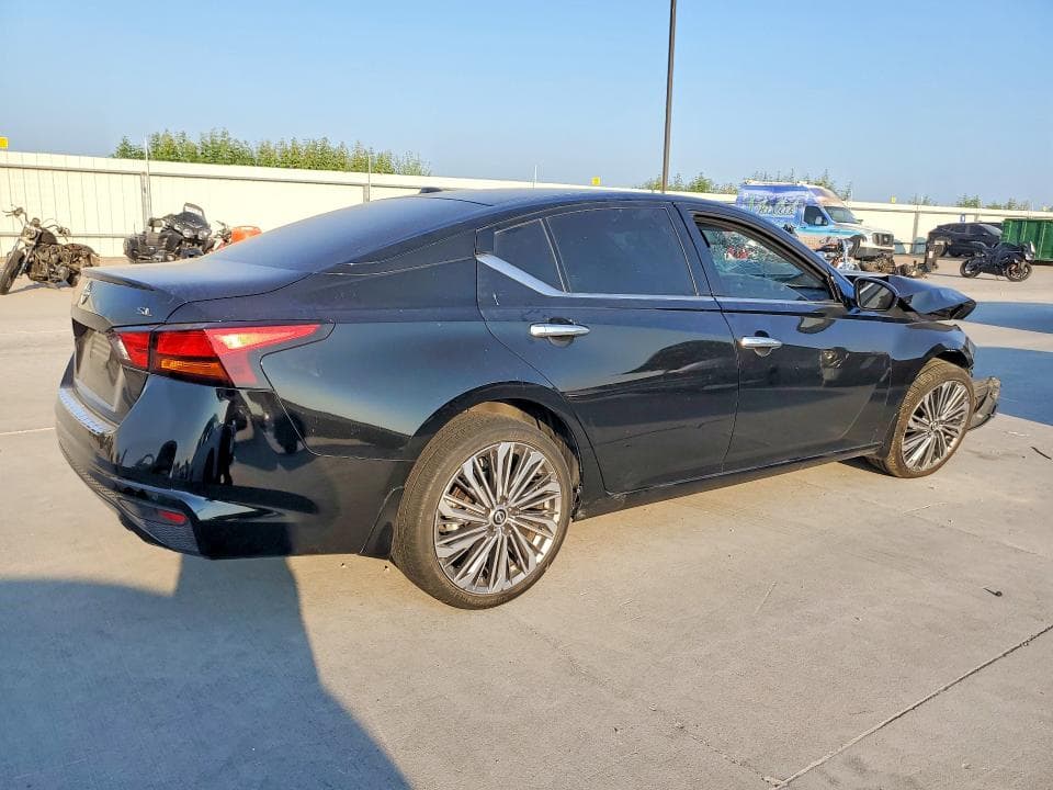 2023 NISSAN ALTIMA SL 3
