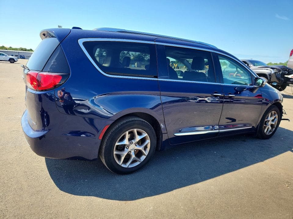 2018 CHRYSLER PACIFICA LIMITED 3