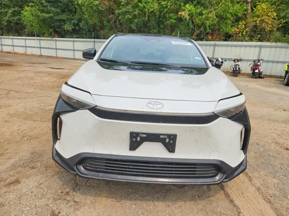 2024 TOYOTA BZ4X XLE 5