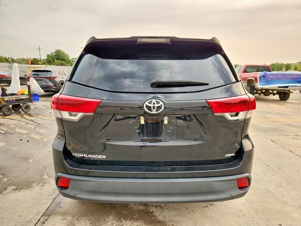 2019 TOYOTA HIGHLANDER LE 6