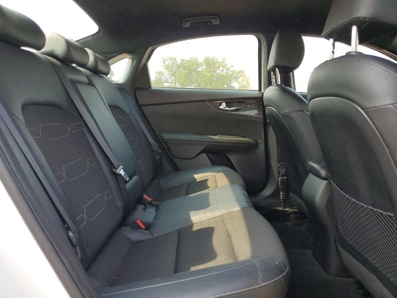 2023 KIA FORTE GT LINE 10