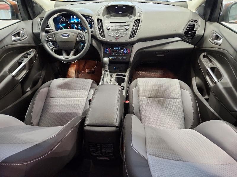 2017 FORD ESCAPE SE 8