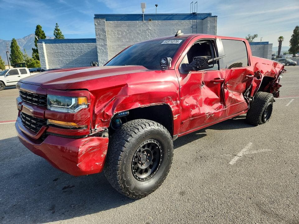 2018 CHEVROLET SILVERADO C1500 LT - 1