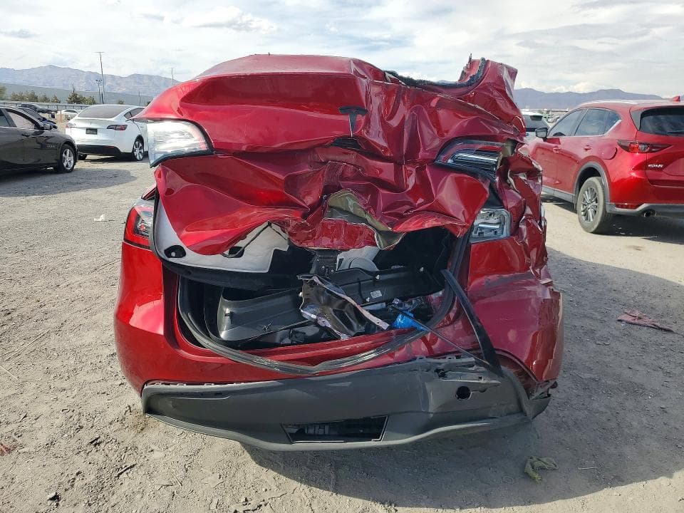 2024 TESLA MODEL Y 6