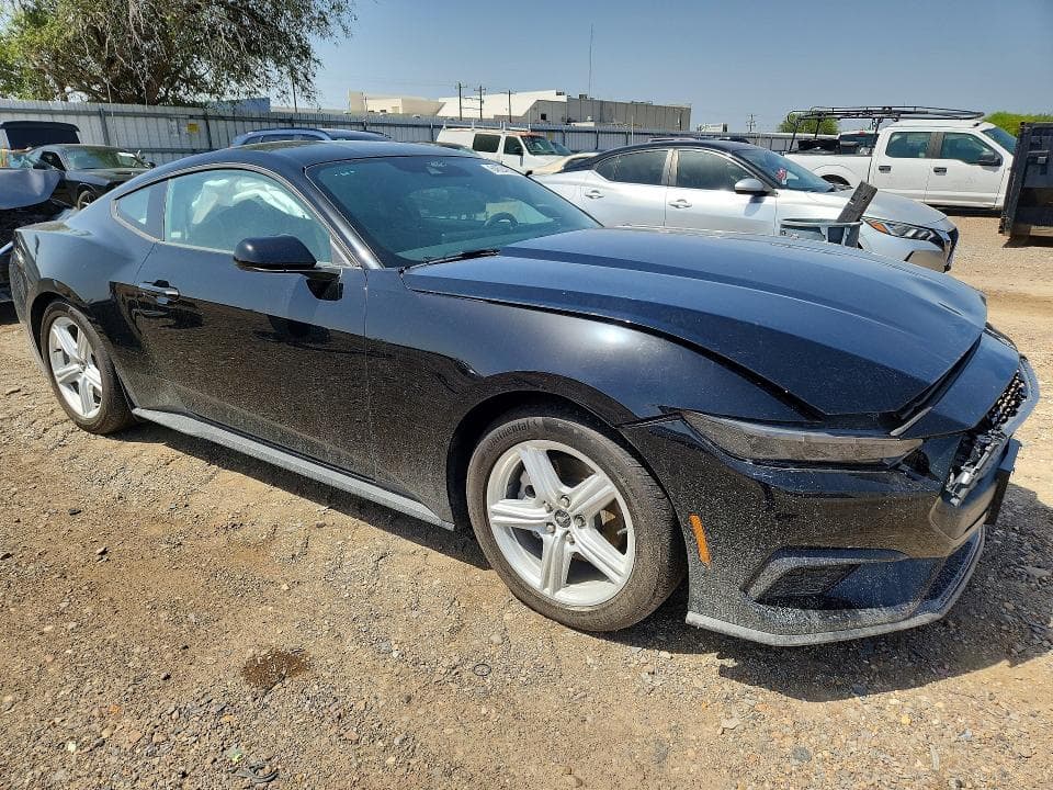 2026 FORD MUSTANG 4