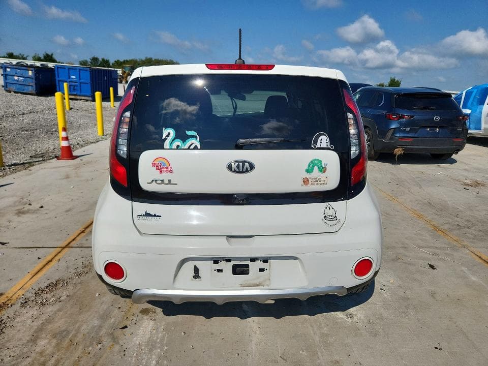 2018 KIA SOUL + 6