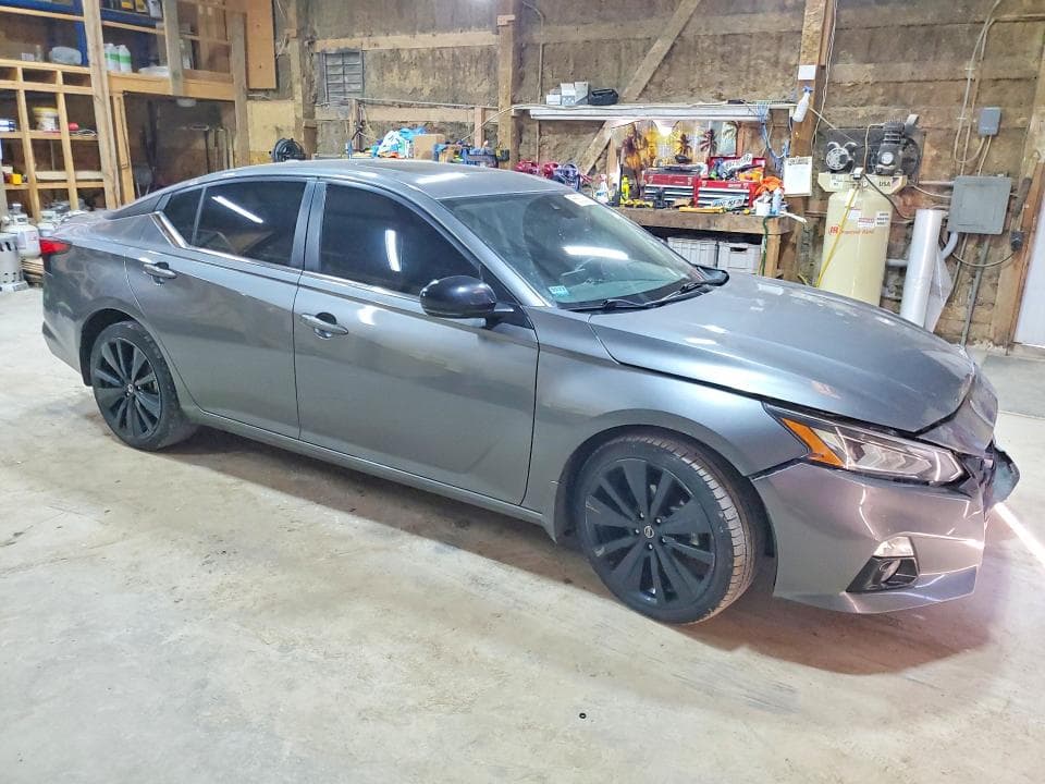 2022 NISSAN ALTIMA SR 4