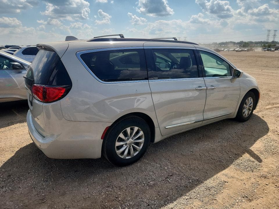 2017 CHRYSLER PACIFICA TOURING L 3