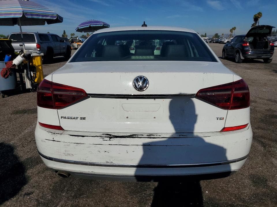 2017 VOLKSWAGEN PASSAT SE 6