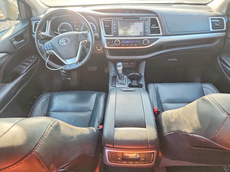 2017 TOYOTA HIGHLANDER XLE 8